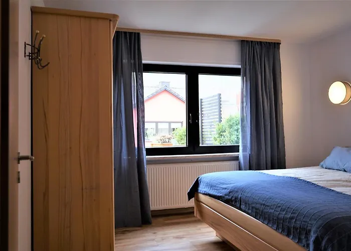 2 Pers 1 Schlafzimmer Und Wohnzimmer Mit Balkon Und Blick Auf Mosel Apartamento